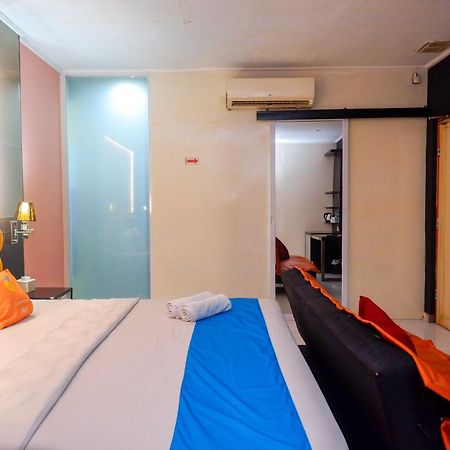 Sans Hotel International Surabaya Gubeng Zewnętrze zdjęcie