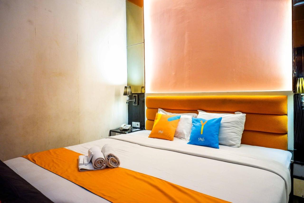 Sans Hotel International Surabaya Gubeng Zewnętrze zdjęcie