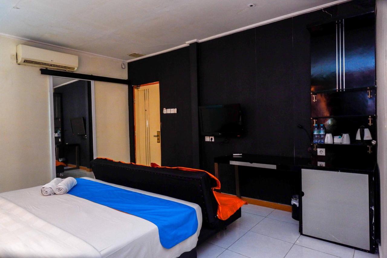 Sans Hotel International Surabaya Gubeng Zewnętrze zdjęcie