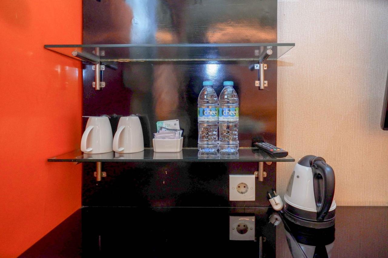 Sans Hotel International Surabaya Gubeng Zewnętrze zdjęcie