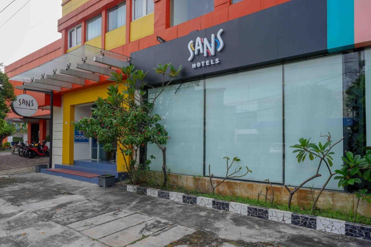 Sans Hotel International Surabaya Gubeng Zewnętrze zdjęcie